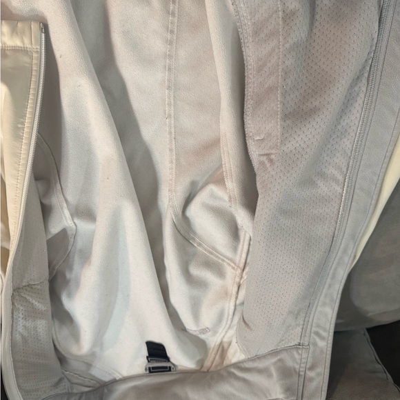 The North Face Off-White Jacket - Picture 2 of 16